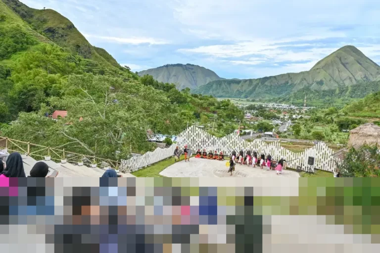 Atraksi Budaya Tari Tandang Mendet Semarakkan Libur Natal dan Tahun Baru di Sembalun Lombok Timur