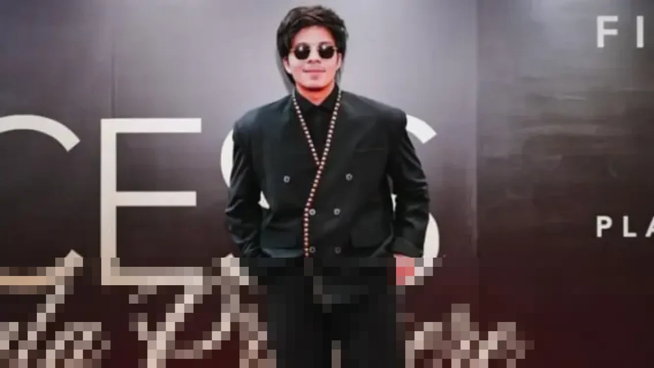 Atta Halilintar Dicibir Usai Salat di Depan Toko di China, Warganet Soroti Pemilihan Lokasi