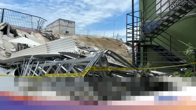 Bangunan Parkir Dua Lantai Roboh di Koja Jakarta Utara, Timpa Empat Mobil dan Satu Motor Tanpa Korban Jiwa