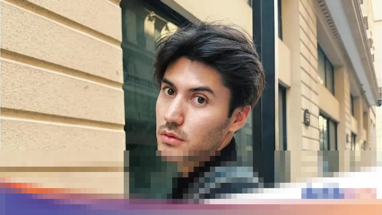 Bara Valentino Ungkap Kerinduan Mendalam pada Mendiang Ayah, Kenang Momen Video Call Usai Syuting Bara Valentino Ungkap Kerinduan Mendalam pada Mendiang Ayah, Kenang Momen Video Call Usai Syuting