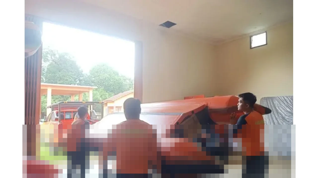 Basarnas Jambi Intensifkan Pencarian Lansia Hilang di Sungai Batanghari, Fokus Area Penemuan Handuk Basarnas Jambi Intensifkan Pencarian Lansia Hilang di Sungai Batanghari, Fokus Area Penemuan Handuk