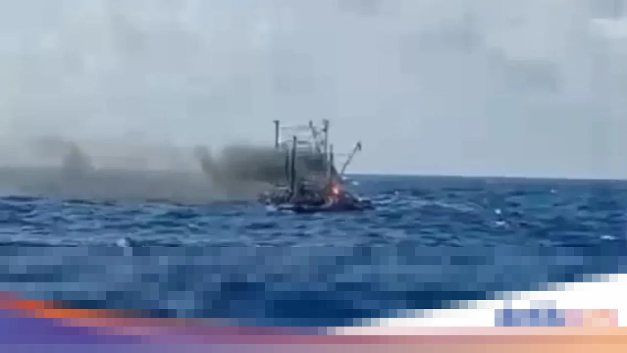 Basarnas Resmi Hentikan Operasi Pencarian 8 ABK KM Maulana 30 yang Hilang Akibat Kebakaran di Perairan Lampung