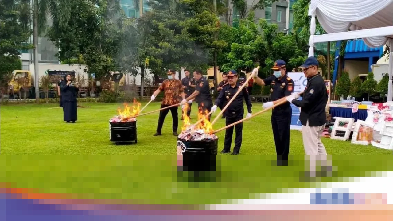 Bea Cukai Catat 30.451 Penindakan Barang Ilegal, Total Nilai Capai Rp 8,8 Triliun di 2025 Bea Cukai Catat 30.451 Penindakan Barang Ilegal, Total Nilai Capai Rp 8,8 Triliun di 2025