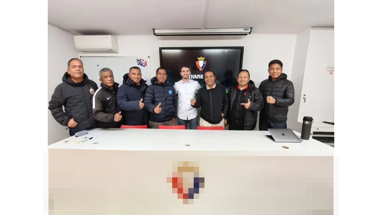 Belajar Langsung dari Spanyol: Firman Utina dan Direktur Akademi Super League Gali Ilmu di Osasuna