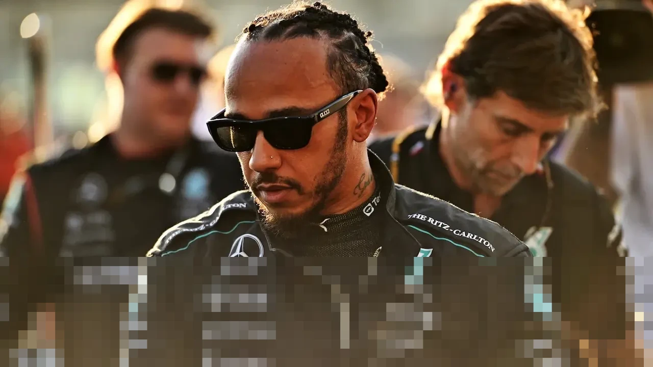 Bernie Collins: “Bertahan di Mercedes Lebih Tepat” bagi Hamilton Jelang F1 2026 Bernie Collins: “Bertahan di Mercedes Lebih Tepat” bagi Hamilton Jelang F1 2026