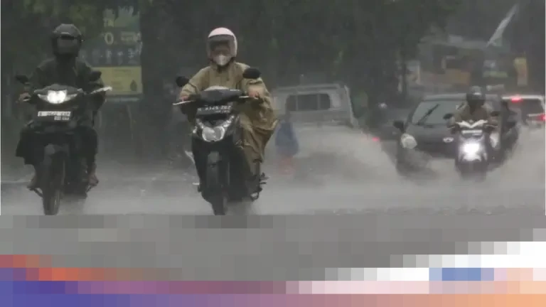 BMKG Imbau Warga NTB Waspada Cuaca Tak Menentu Sepekan Imbas Bibit Siklon 96S