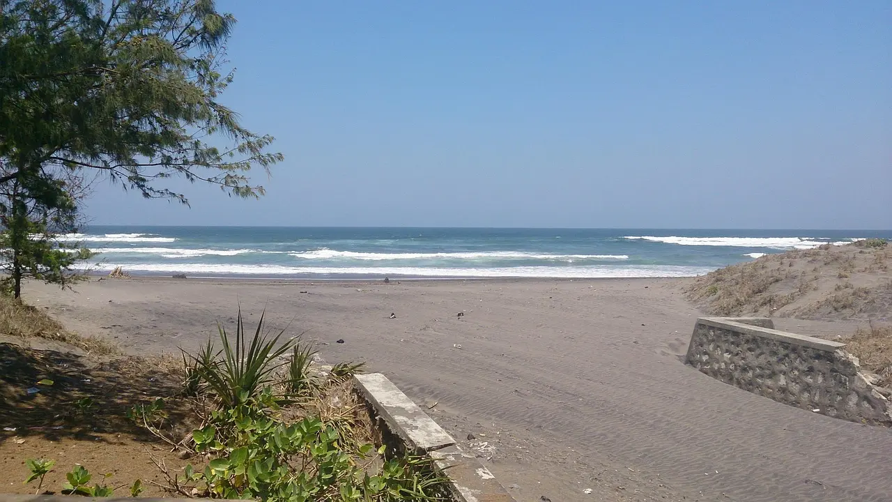 BMKG Prediksi Hujan Ringan dan Cuaca Berawan Selimuti Yogyakarta pada Rabu, 24 Desember 2025