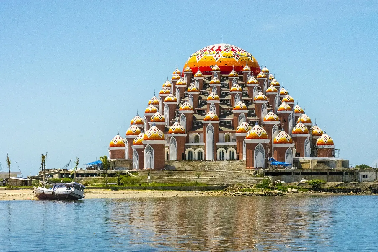 BMKG Umumkan Prakiraan Cuaca Makassar 24 Desember 2025: Waspada Hujan Ringan dan Awan Tebal Sepanjang Hari