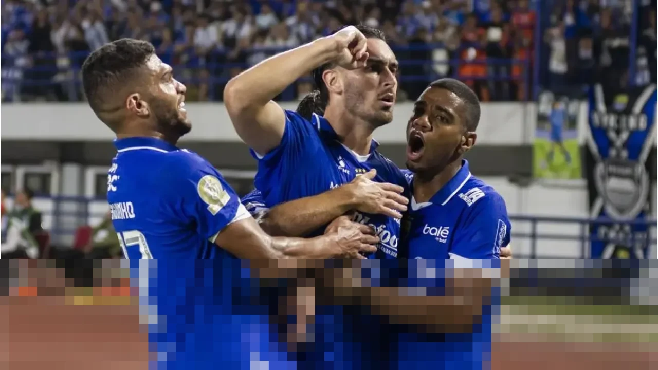 Bojan Hodak: “Pertandingan Sulit, Tapi Bangga Pemain Bawa Persib ke Puncak Super League”