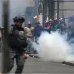 Bolivia Bergejolak: Protes Kenaikan Harga BBM Picu Bentrok Sengit, Polisi Tembakkan Gas Air Mata