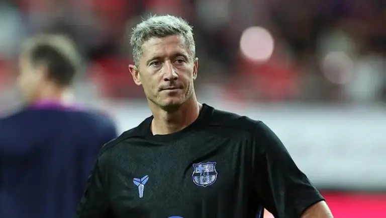 Boniek: “Serie A Terlalu Sulit untuk Lewandowski yang Menua, Lebih Baik ke Liga Lain”