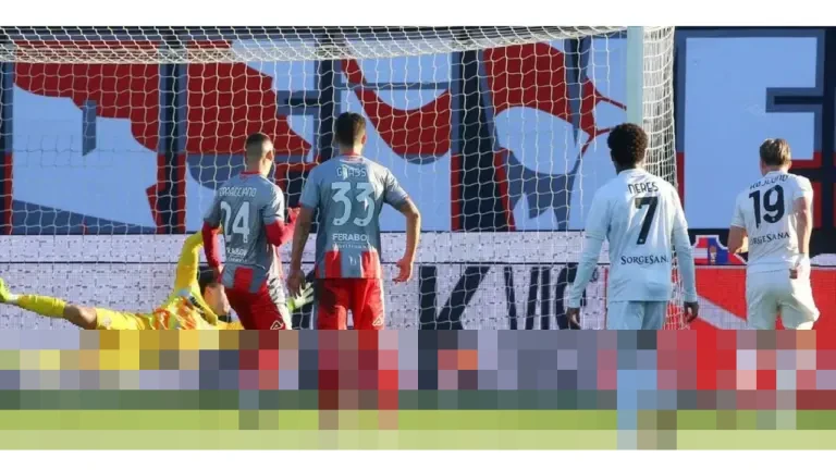 Brace Rasmus Hojlund Antar Napoli Taklukkan Cremonese 2-0, Gusur Inter di Klasemen Serie A