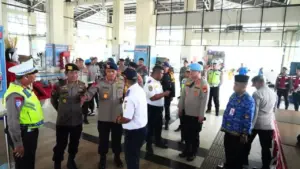 Brimob Polda Metro Jaya Pastikan Kesiapan Pengamanan Natal dan Tahun Baru 2025 di Jakarta Timur