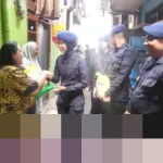 Brimob Polda Metro Salurkan 625 Kg Beras untuk 125 KK di Kebon Sirih Jakarta Pusat