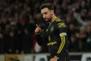 Bruno Fernandes Gemilang, Man Utd Gasak Wolves 4-1 di Molineux