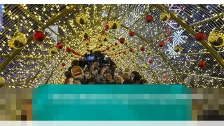 Bundaran HI Berpendar Penuh Cahaya, Ribuan Warga Padati Jakarta Light Festival