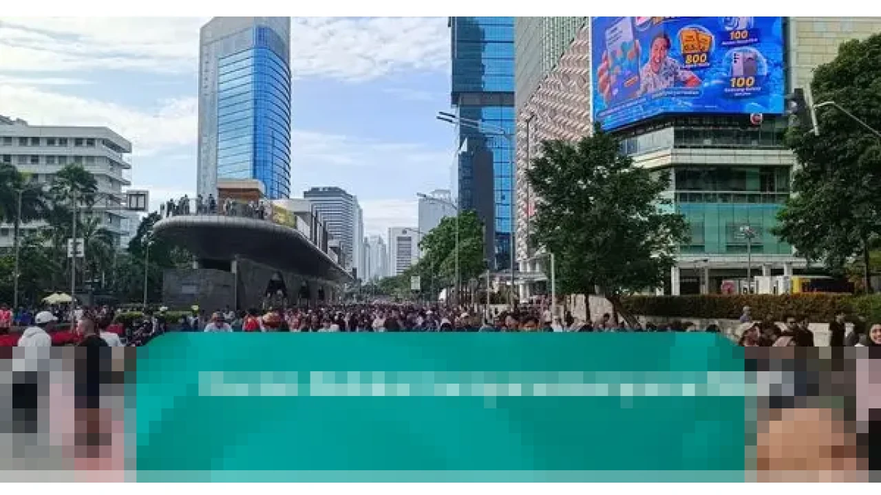 Bundaran HI Dipadati Warga, CFD Terakhir 2025 Jadi Ajang Olahraga dan Refleksi Akhir Tahun