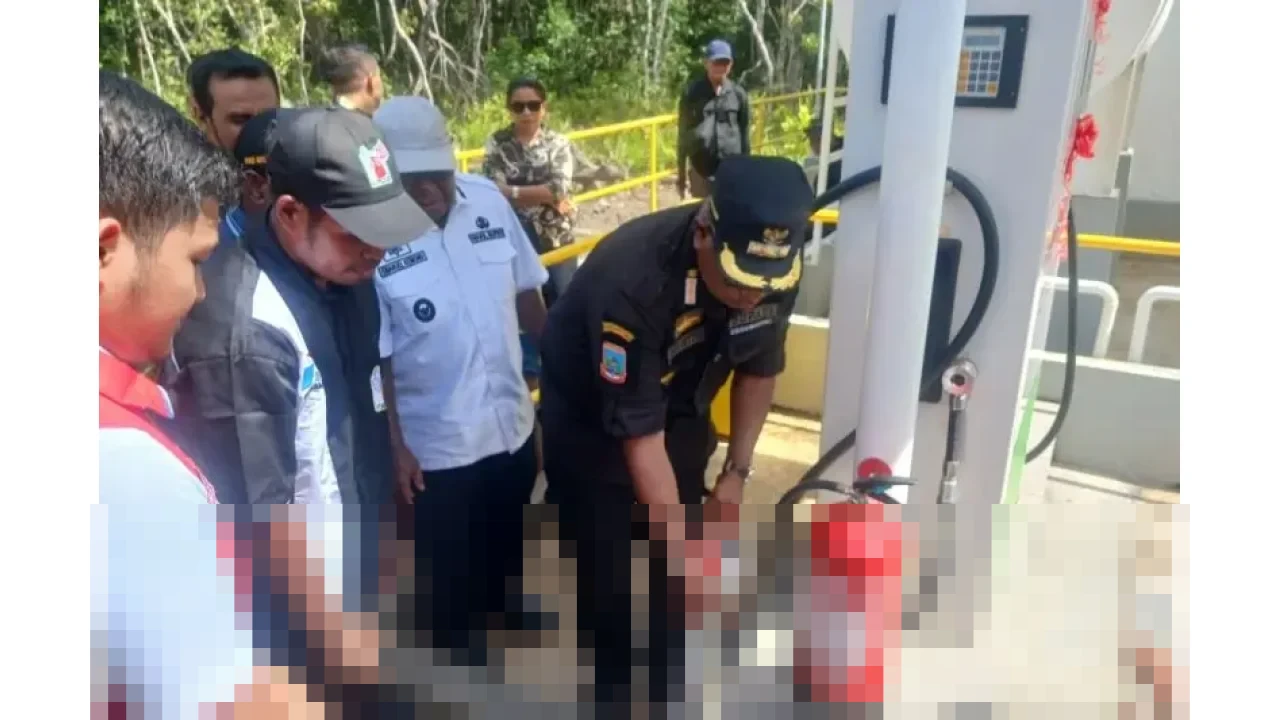 Bupati Mimika Resmikan SPBU Kompak di Kokonao, Pastikan Warga Pesisir Tak Lagi Kesulitan BBM Bupati Mimika Resmikan SPBU Kompak di Kokonao, Pastikan Warga Pesisir Tak Lagi Kesulitan BBM