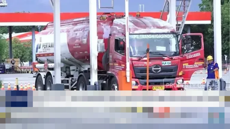 Buruh Tolak Kenaikan UMP DKI Jakarta 2026, Najib Razak Didenda Rp 47 Triliun dalam Kasus 1MDB