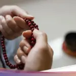 Cara Mengamalkan Dzikir Setelah Sholat Sesuai Sunnah untuk Ketenangan Hati dan Penyempurna Ibadah