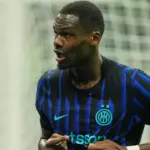 Cedera Lutut Paksa Penyerang Inter Milan Ange-Yoan Bonny Absen hingga Pertengahan Januari 2026, Lewatkan Laga Krusial