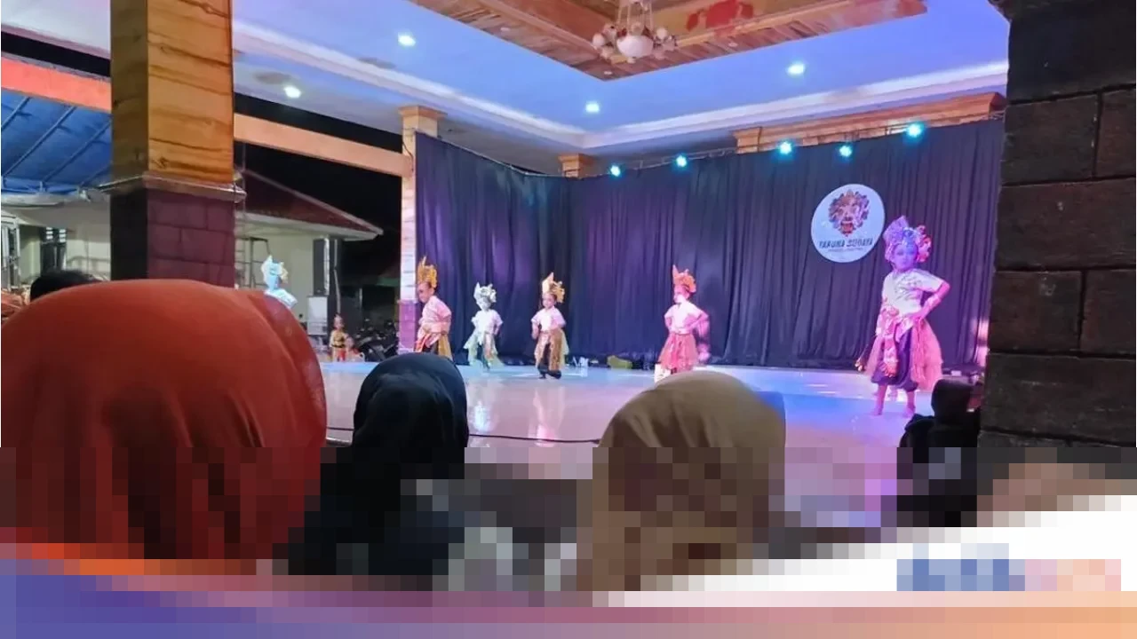 CT ARSA Foundation Peringati 7 Tahun Sanggar Seni Taruna Budaya Lewat ‘Parade Jaranan Jatim’ di Lumajang