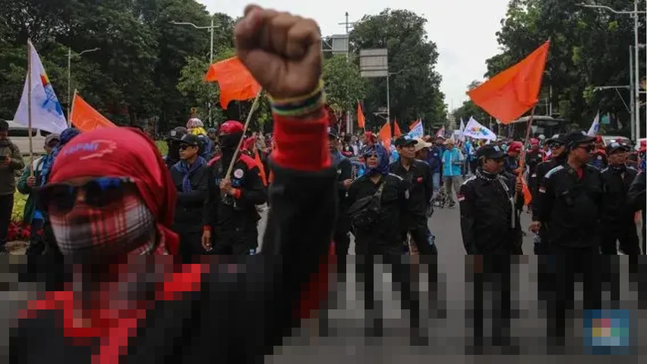 Demo Buruh Kembali Kepung Istana Negara Hari Ini, Tuntut Revisi UMSK Jabar dan UMP 2026