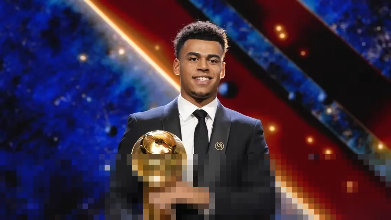 Desire Doue: “Saya Sangat Bahagia, Ini Trofi Luar Biasa Hasil Kerja Kolektif PSG”