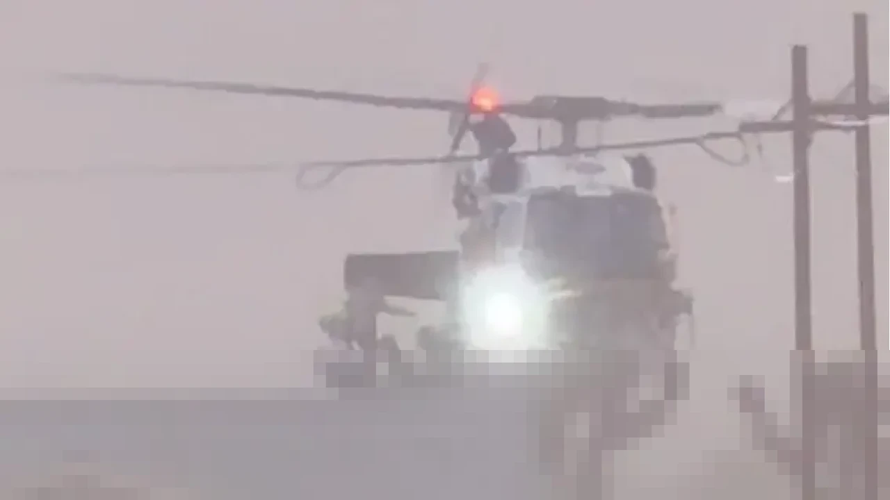 Detik-detik Dramatis Penyelamatan Warga Terdampak Banjir Bandang oleh Helikopter di California