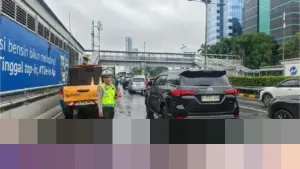 Dhanar Dhono: “Selang Solar Truk Bermasalah, Picu Kemacetan di Tol Cawang”