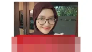 Di Tengah Arus Digitalisasi, Pak Harsoyo Tetap Bertahan Menjual Kliping Koran Selama 40 Tahun di Solo