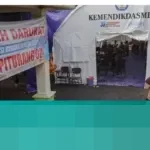 Didik Suhardi: “Anak-anak Dapat Kembali Belajar,” Kemendikdasmen Salurkan 105 Tenda Darurat di Sumatera