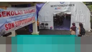 Didik Suhardi: “Anak-anak Dapat Kembali Belajar,” Kemendikdasmen Salurkan 105 Tenda Darurat di Sumatera