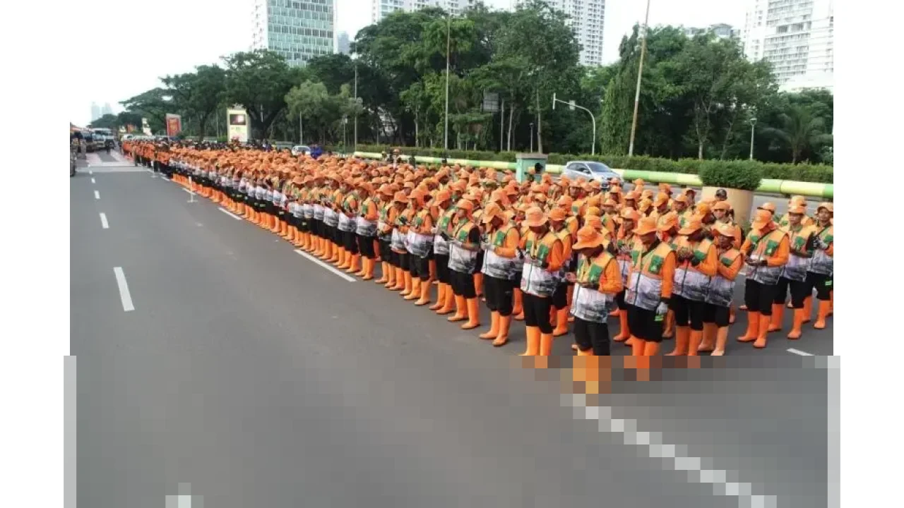 Dinas LH DKI Siagakan 3.395 Petugas Antisipasi Timbulan Sampah Malam Tahun Baru