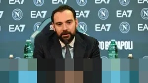 Direktur Napoli Giovanni Manna Kritik Keras Embargo Transfer: “Kami Klub dengan Keuangan Paling Sehat dan Likuiditas Melimpah”