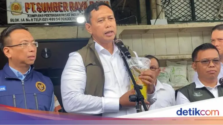Dirut Bulog Ahmad Rizal Ramdhani Temukan Minyakita Dijual Rp 16.000/Liter di Pasar Rawamangun