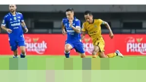 Dua Bersaudara Reijnders Puncaki Klasemen di Dua Benua: Eliano di Bandung, Tijjani di Manchester