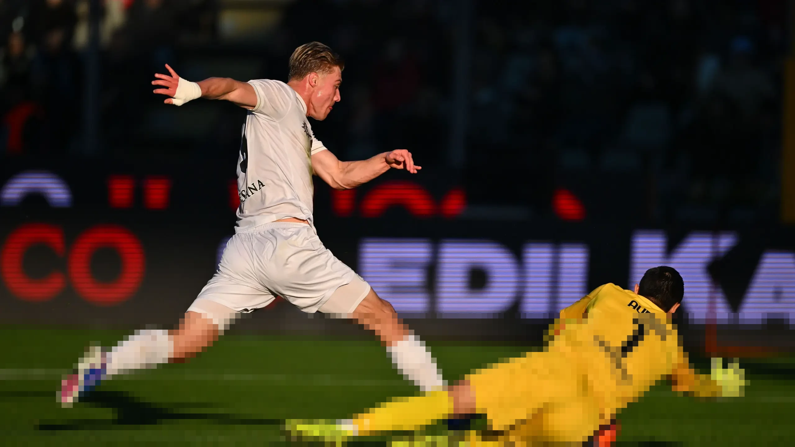 Dua Gol Rasmus Hojlund Bawa Napoli Taklukkan Cremonese 2-0, Tempel Ketat AC Milan di Papan Atas Serie A