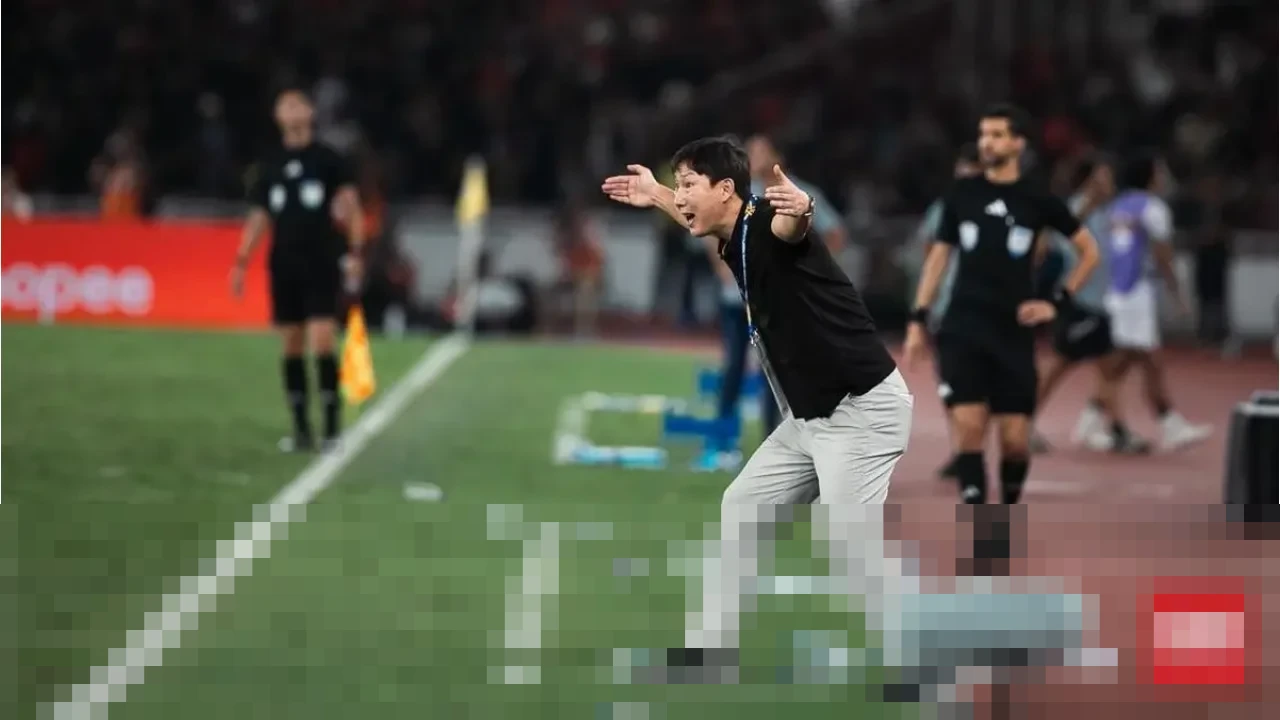 Dua Kali Lumat Indonesia, Kim Sang Sik Dinobatkan Pelatih Terbaik Vietnam 2025