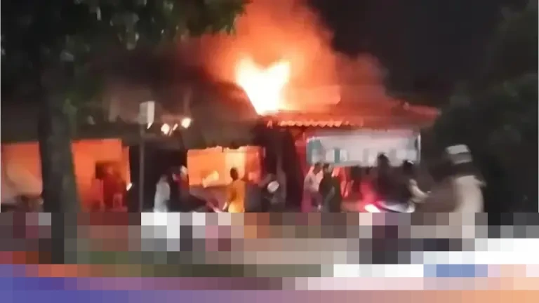 Dua Pegawai Terluka Akibat Kebakaran Rumah Makan di Katulampa Bogor, Enam Unit Damkar Dikerahkan untuk Pemadaman