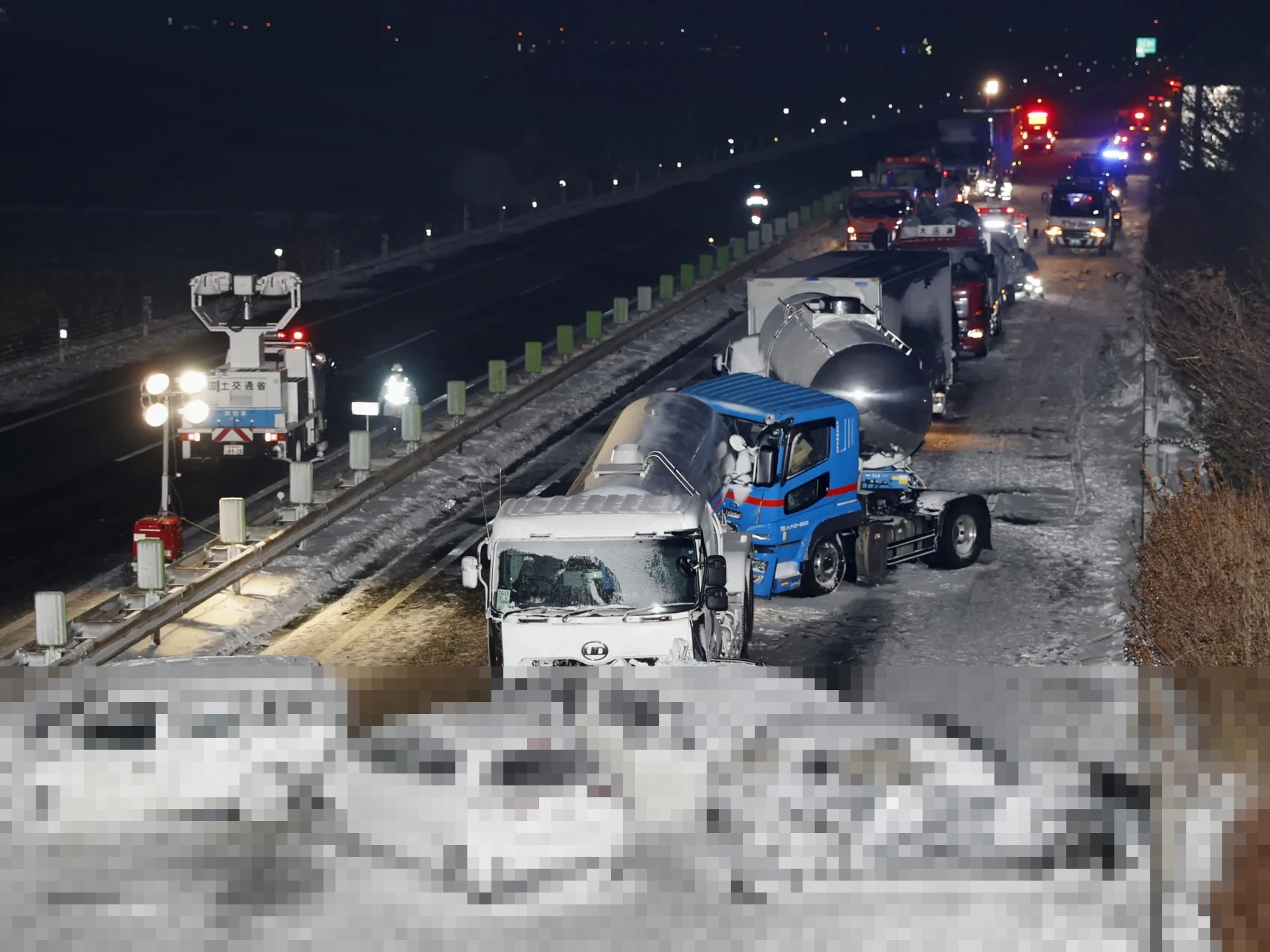 Dua Tewas dan 26 Luka dalam Tabrakan Beruntun 50 Kendaraan di Tol Kan-etsu Jepang Akibat Jalan Licin