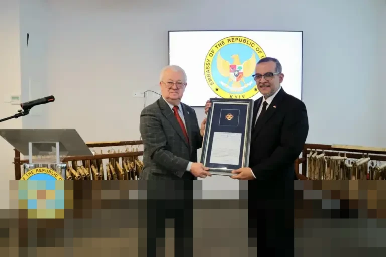 Dubes RI Arief Muhammad Basalamah Dianugerahi Bintang Santo Nikolas atas Kontribusi Eratkan Diplomasi Indonesia-Ukraina