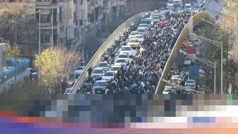 Ekonomi Iran Terpuruk, Mahasiswa dan Pedagang Turun ke Jalan Protes Kenaikan Biaya Hidup