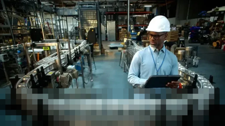 Eksekutif Manufaktur: “Entah Kita Otomatisasi, atau Kita Tidak Akan Bertahan” di Era AI