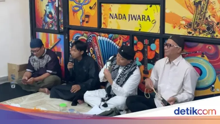 Fajar Sadboy Rayakan Perkembangan Karier 2025, Gelar Syukuran Bersama Anak Yatim