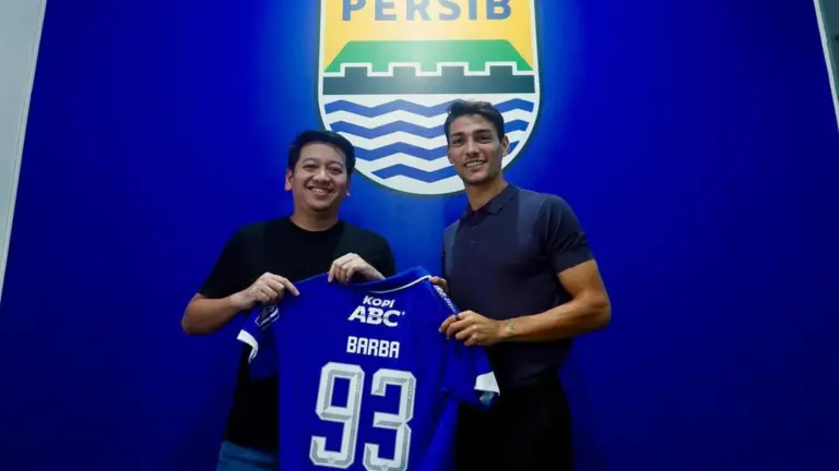 Federico Barba: “Saya Rindu Keluarga,” Tegaskan Fokus Penuh Persib Hadapi PSM di Tengah Isu Transfer ke Italia