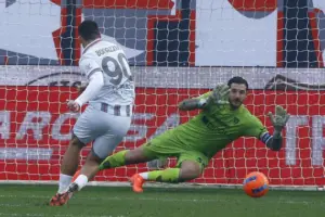 Emil Audero Tepis Bola Krusial, Cremonese Gasak Lecce 2-0