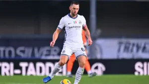 Gagal Dapatkan Bastoni, Barcelona Alihkan Bidikan ke Bek Veteran Inter Milan Stefan de Vrij