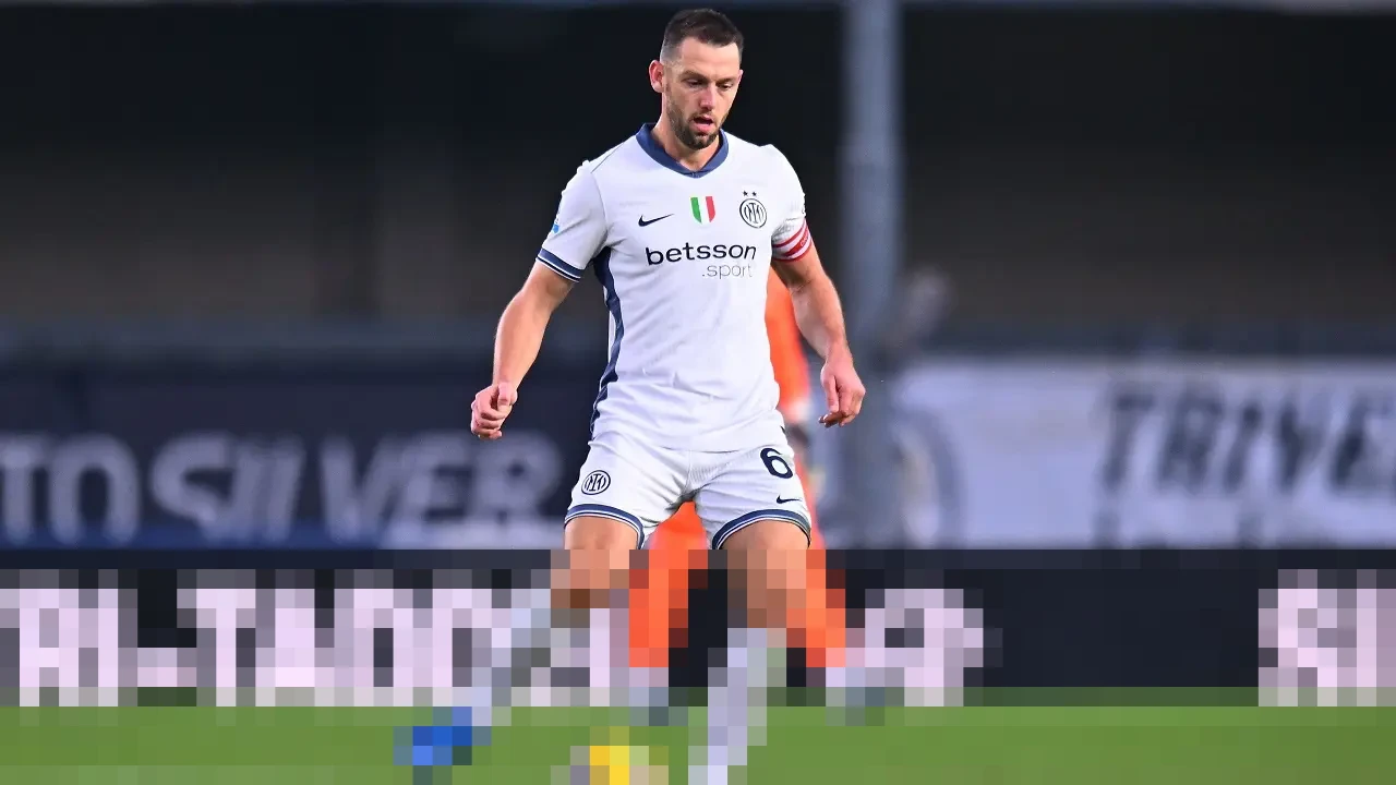 Gagal Dapatkan Bastoni, Barcelona Alihkan Bidikan ke Bek Veteran Inter Milan Stefan de Vrij