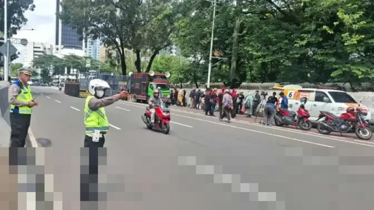 Ganjil Genap Jakarta Tetap Diterapkan 30 Desember 2025 di Tengah Rencana Demo Buruh Ganjil Genap Jakarta Tetap Diterapkan 30 Desember 2025 di Tengah Rencana Demo Buruh
